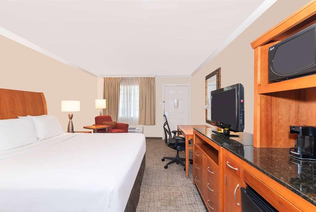 Hotel Baymont By Wyndham Beaumont Habitación foto